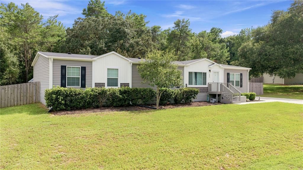 For Sale: $289,900 (5 beds, 3 baths, 2100 Square Feet)