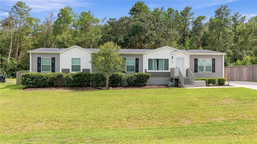 For Sale: $289,900 (5 beds, 3 baths, 2100 Square Feet)