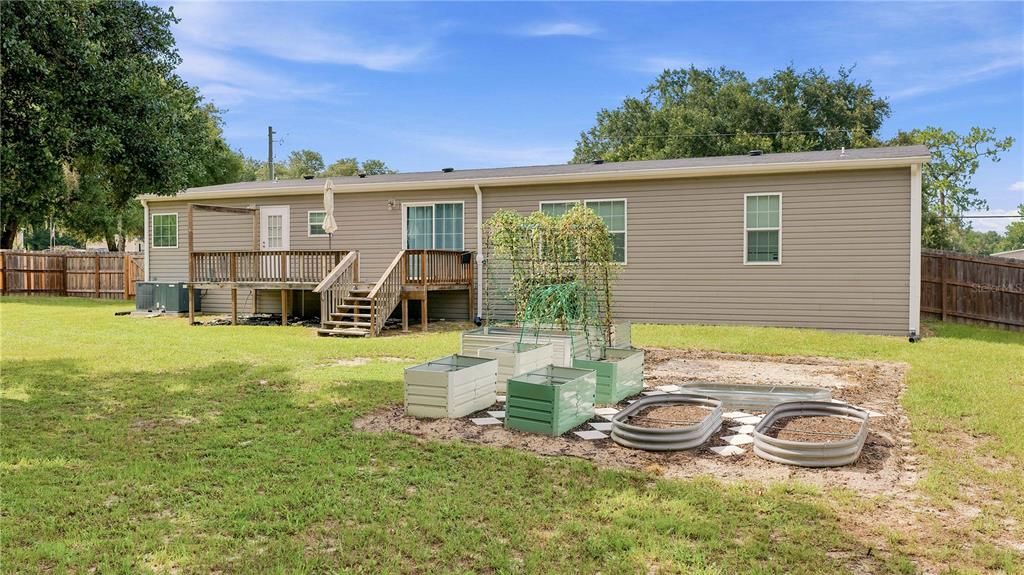 For Sale: $289,900 (5 beds, 3 baths, 2100 Square Feet)