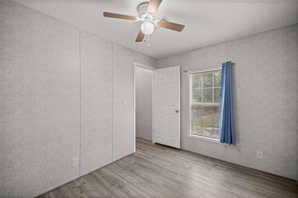 For Sale: $289,900 (5 beds, 3 baths, 2100 Square Feet)