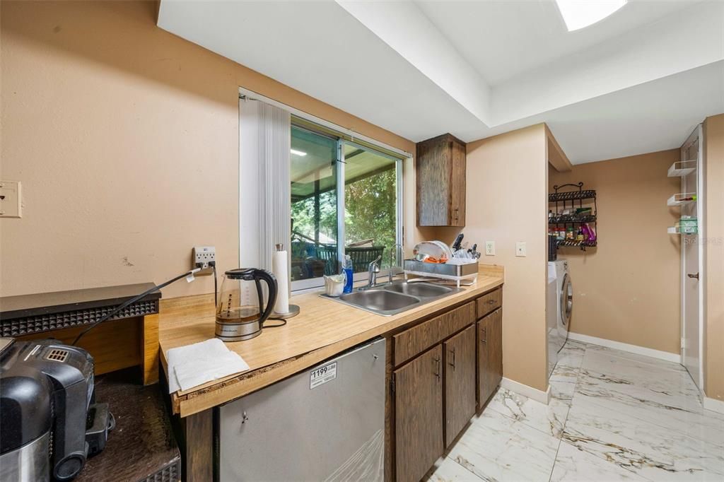 На продажу: $265,000 (3 спален, 2 ванн, 1424 Квадратных фут)
