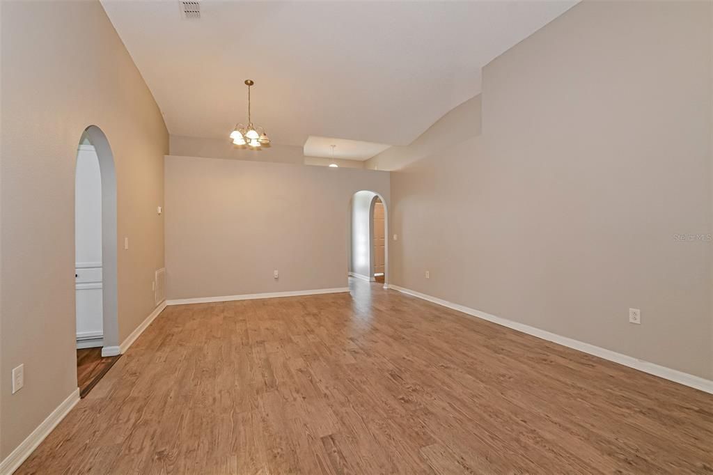 For Sale: $310,000 (3 beds, 2 baths, 1874 Square Feet)