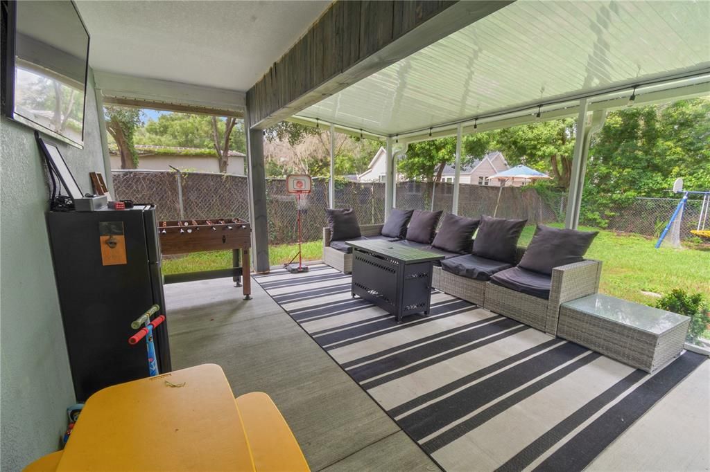 For Sale: $285,000 (3 beds, 2 baths, 1376 Square Feet)