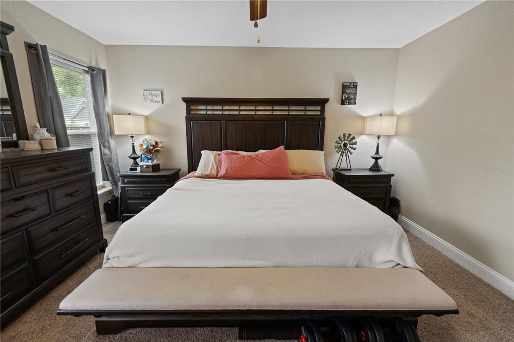 For Sale: $285,000 (3 beds, 2 baths, 1376 Square Feet)