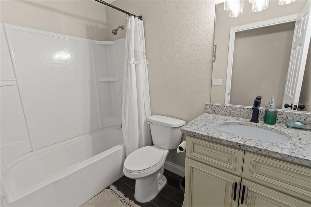 For Sale: $285,000 (3 beds, 2 baths, 1376 Square Feet)