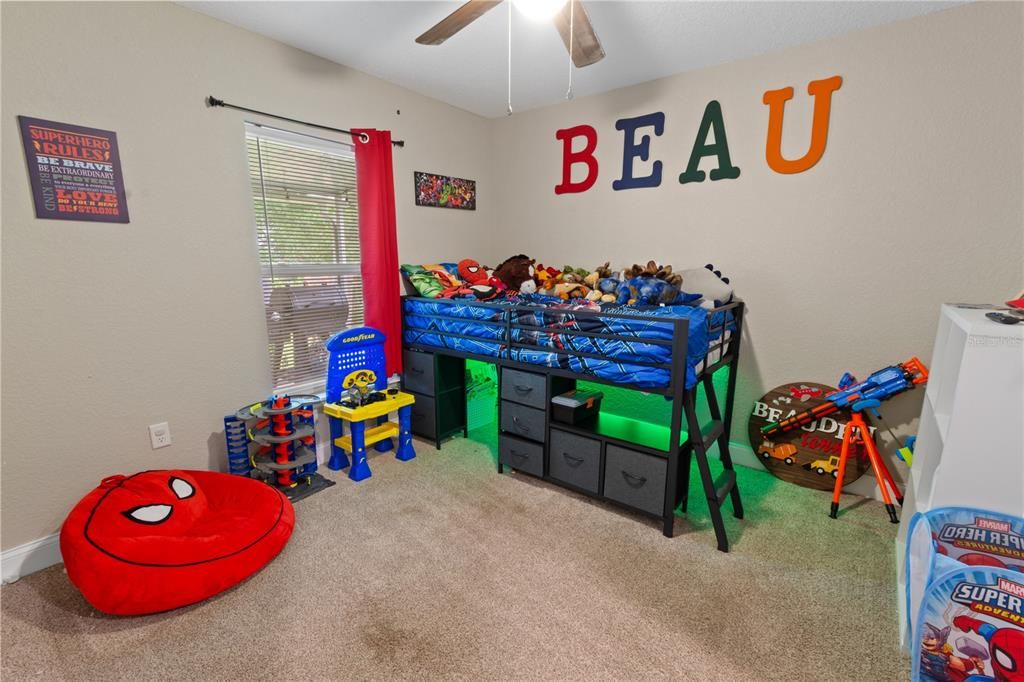 For Sale: $285,000 (3 beds, 2 baths, 1376 Square Feet)
