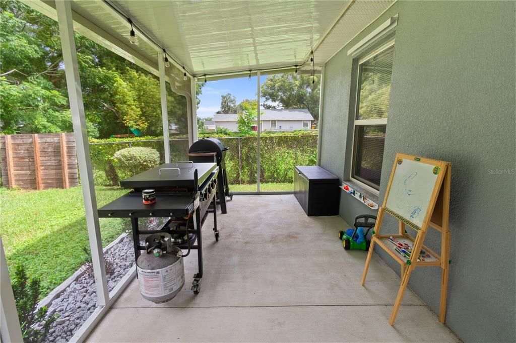 For Sale: $285,000 (3 beds, 2 baths, 1376 Square Feet)