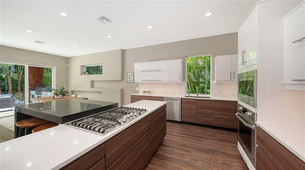 En Venta: $1,749,990 (3 camas, 3 baños, 2335 Pies cuadrados)