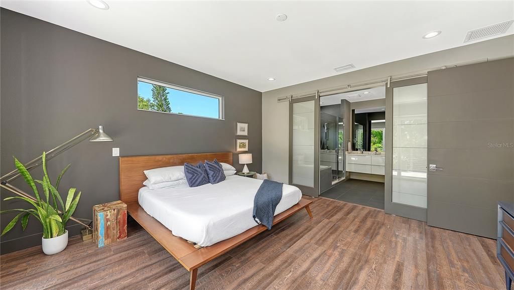 En Venta: $1,749,990 (3 camas, 3 baños, 2335 Pies cuadrados)