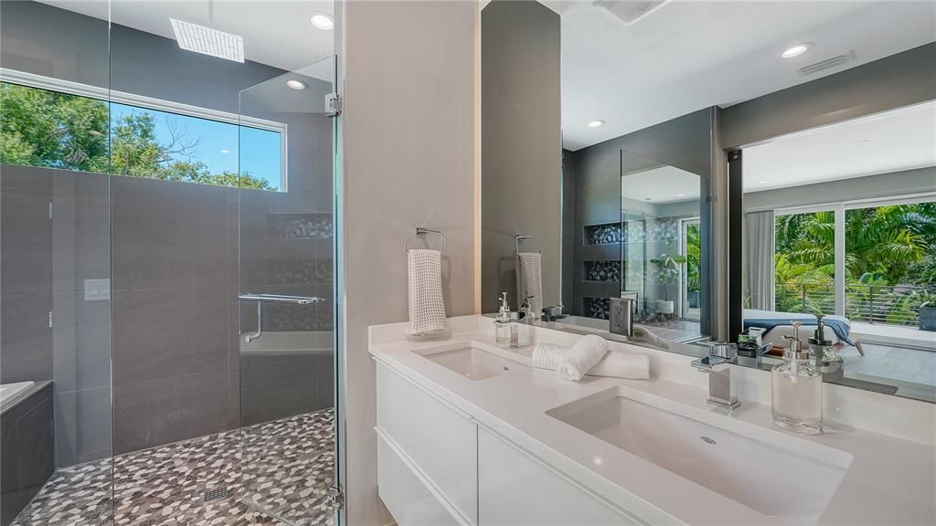 En Venta: $1,749,990 (3 camas, 3 baños, 2335 Pies cuadrados)
