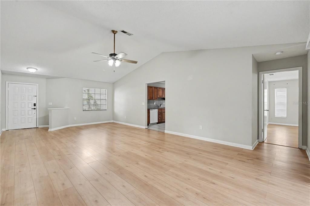 En Venta: $335,000 (3 camas, 2 baños, 1406 Pies cuadrados)