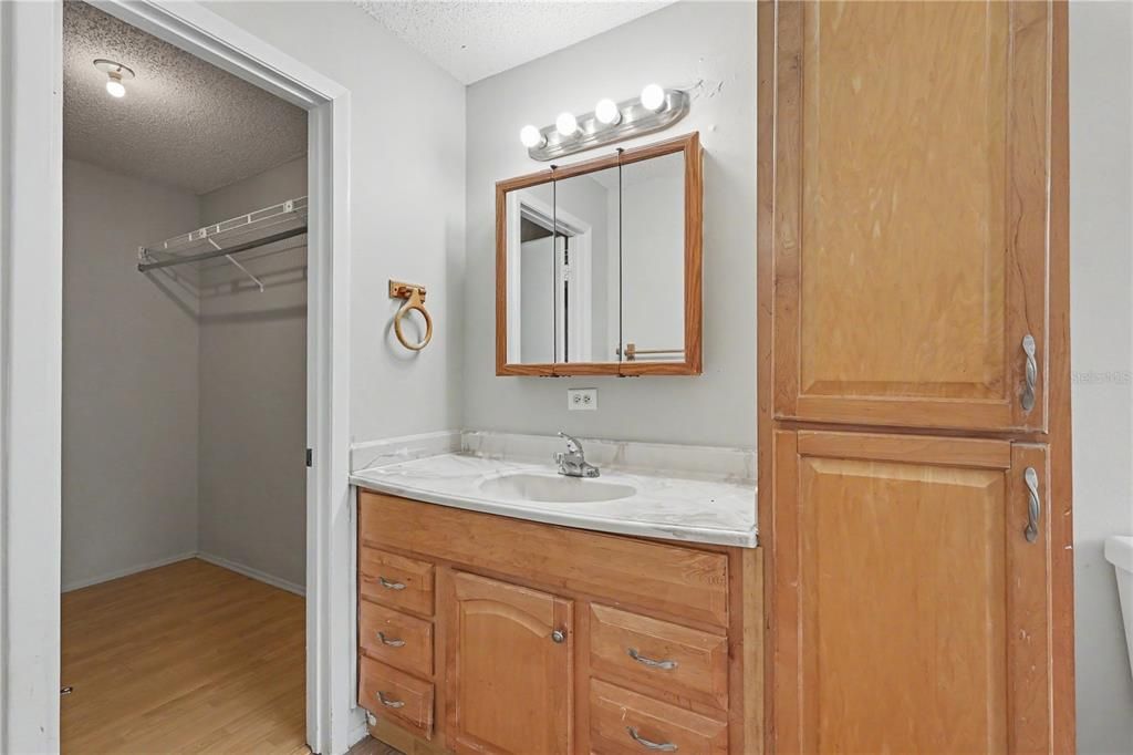 En Venta: $335,000 (3 camas, 2 baños, 1406 Pies cuadrados)