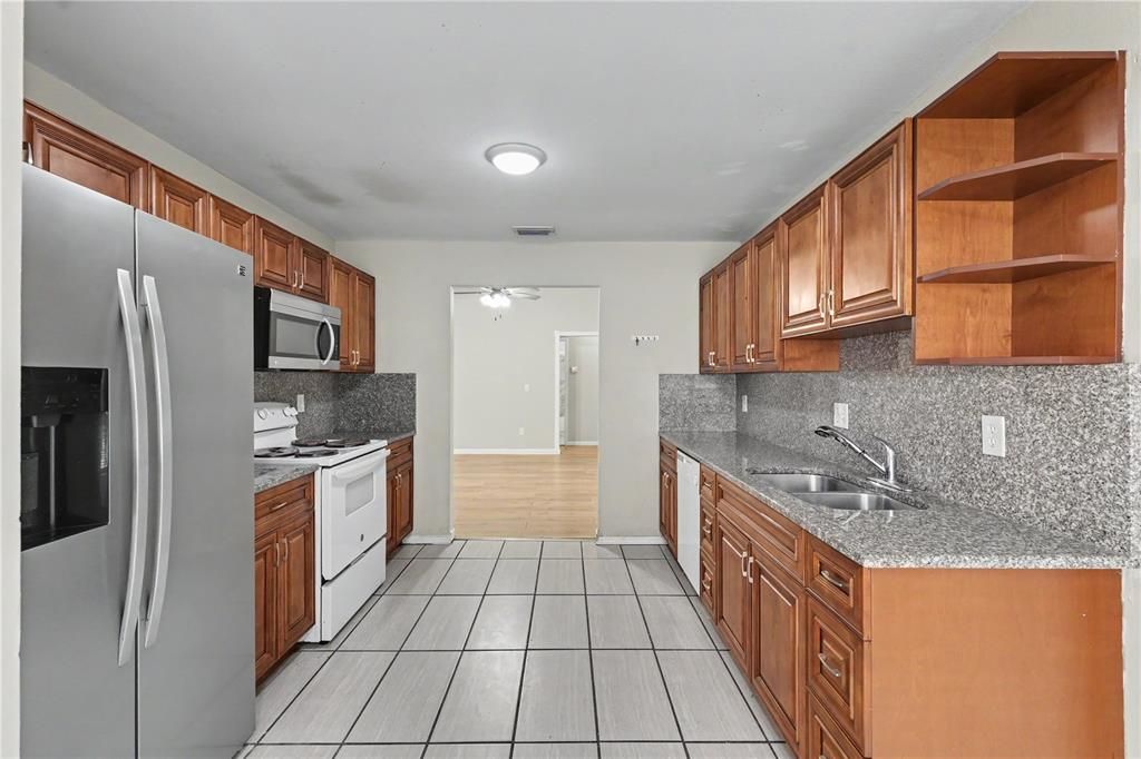 En Venta: $335,000 (3 camas, 2 baños, 1406 Pies cuadrados)