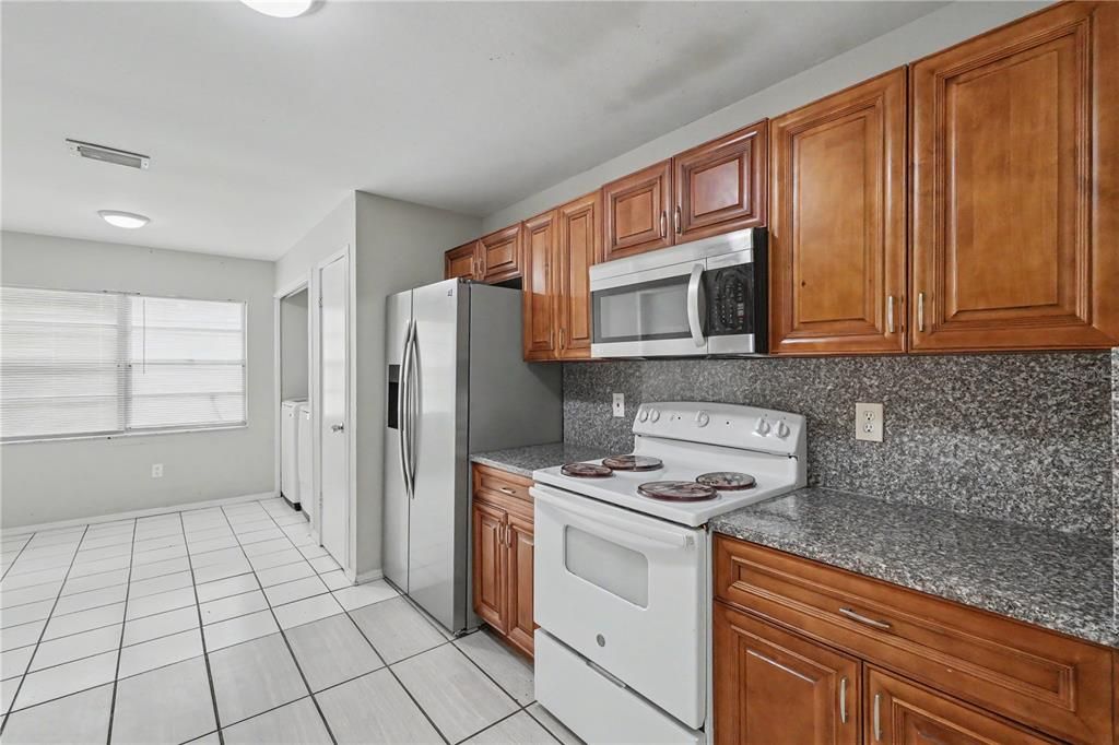En Venta: $335,000 (3 camas, 2 baños, 1406 Pies cuadrados)