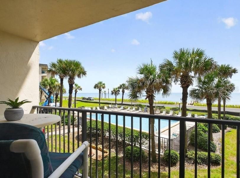 For Sale: $260,000 (2 beds, 2 baths, 925 Square Feet)