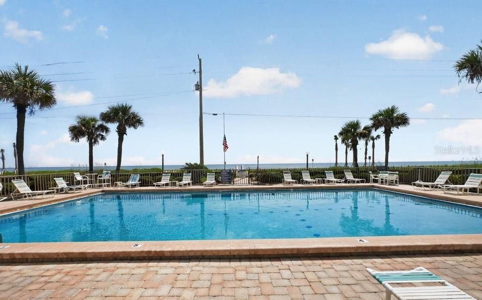 For Sale: $260,000 (2 beds, 2 baths, 925 Square Feet)