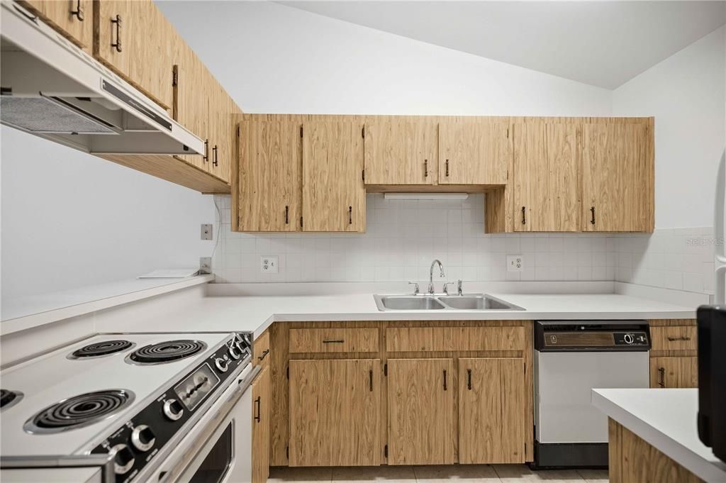 En Venta: $164,900 (2 camas, 1 baños, 928 Pies cuadrados)