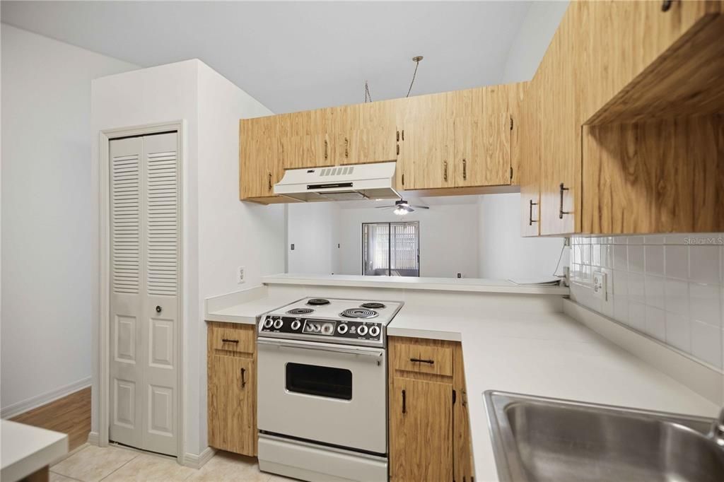 En Venta: $164,900 (2 camas, 1 baños, 928 Pies cuadrados)