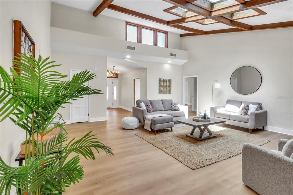 En Venta: $525,900 (3 camas, 2 baños, 2227 Pies cuadrados)