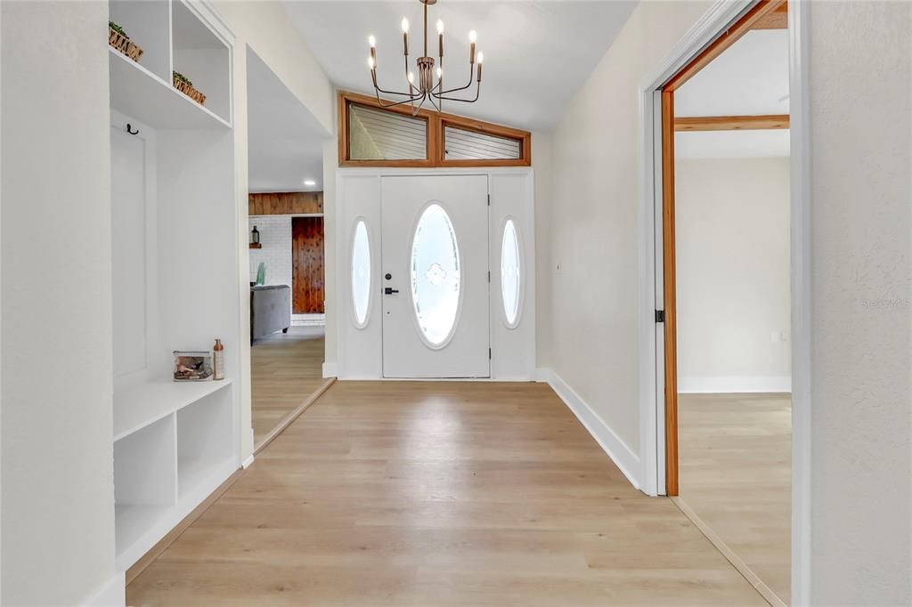 En Venta: $525,900 (3 camas, 2 baños, 2227 Pies cuadrados)