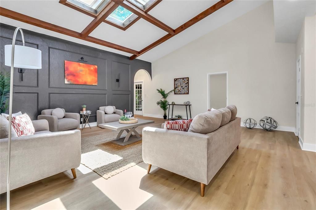En Venta: $525,900 (3 camas, 2 baños, 2227 Pies cuadrados)