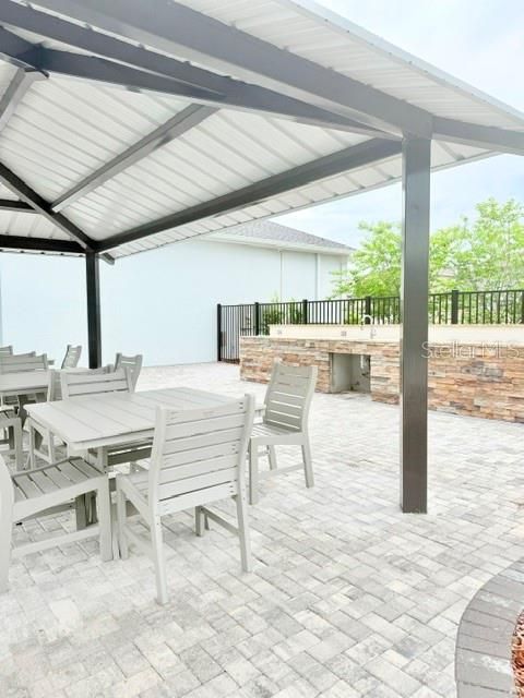 For Rent: $2,400 (4 beds, 2 baths, 1633 Square Feet)