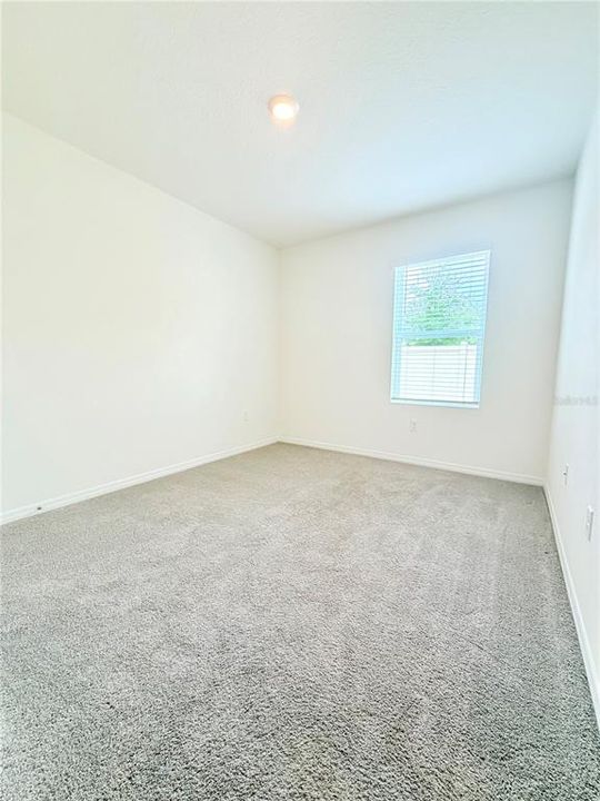 For Rent: $2,400 (4 beds, 2 baths, 1633 Square Feet)