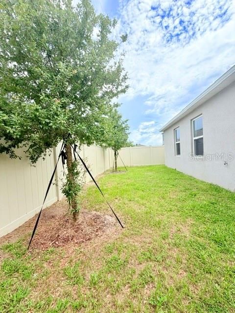 For Rent: $2,400 (4 beds, 2 baths, 1633 Square Feet)