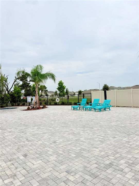 For Rent: $2,400 (4 beds, 2 baths, 1633 Square Feet)