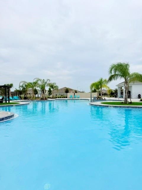 For Rent: $2,400 (4 beds, 2 baths, 1633 Square Feet)