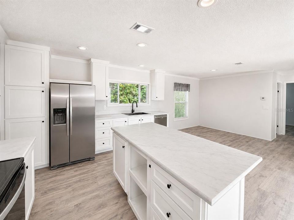 For Sale: $289,987 (4 beds, 2 baths, 1474 Square Feet)