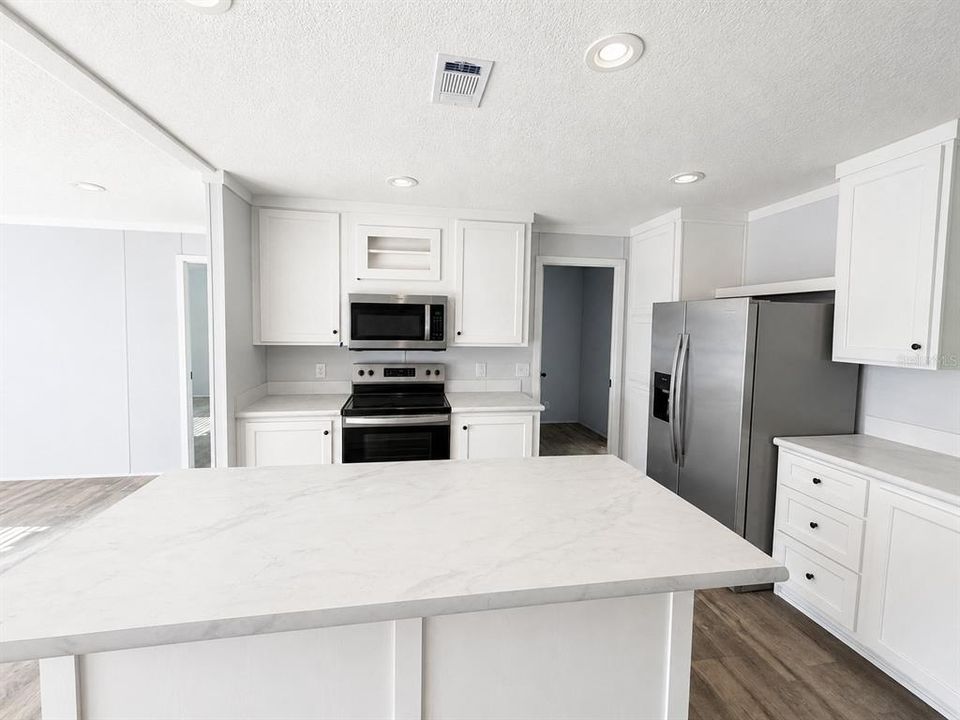 For Sale: $289,987 (4 beds, 2 baths, 1474 Square Feet)