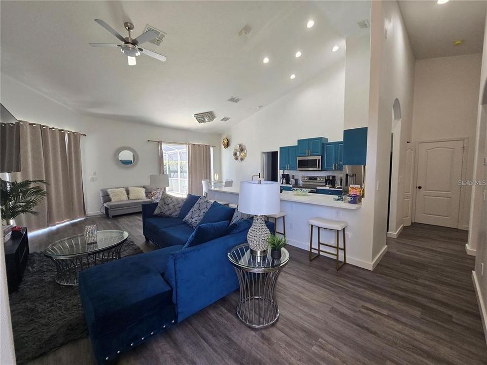 En Venta: $390,000 (3 camas, 2 baños, 1373 Pies cuadrados)