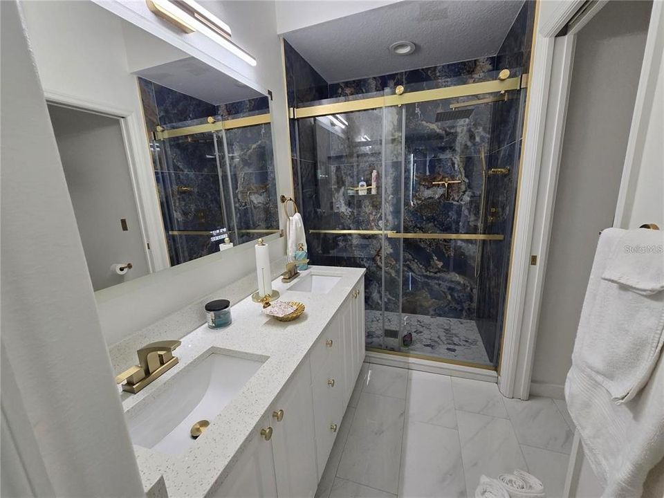 En Venta: $390,000 (3 camas, 2 baños, 1373 Pies cuadrados)