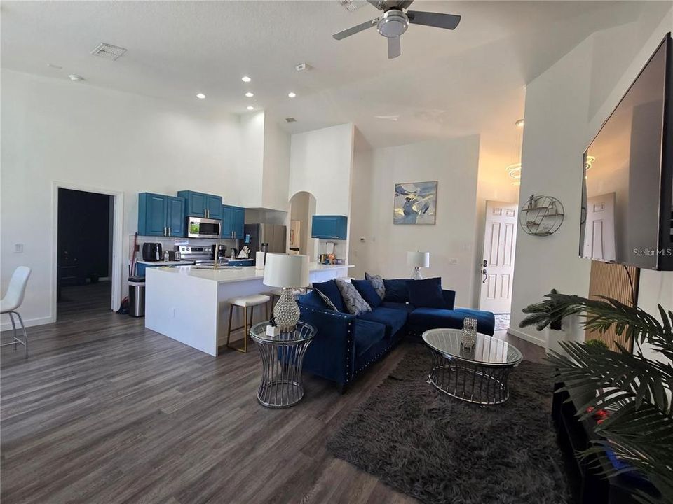 En Venta: $390,000 (3 camas, 2 baños, 1373 Pies cuadrados)