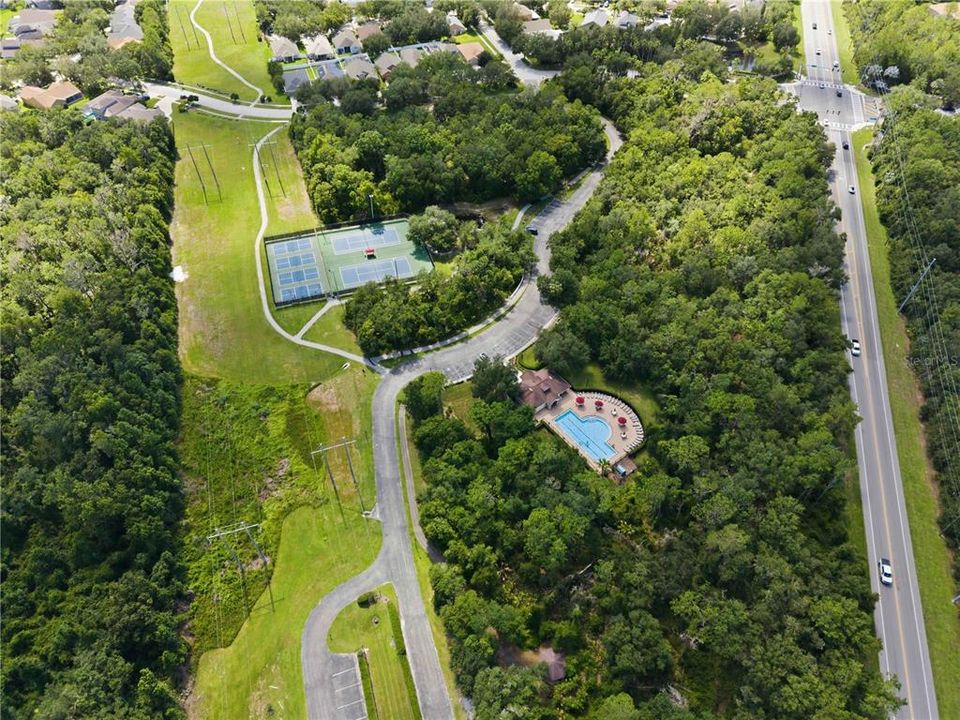 На продажу: $600,000 (4 спален, 3 ванн, 2400 Квадратных фут)