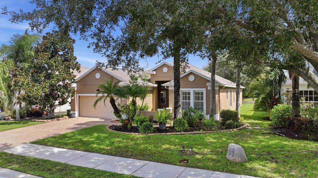 En Venta: $549,900 (3 camas, 2 baños, 2276 Pies cuadrados)