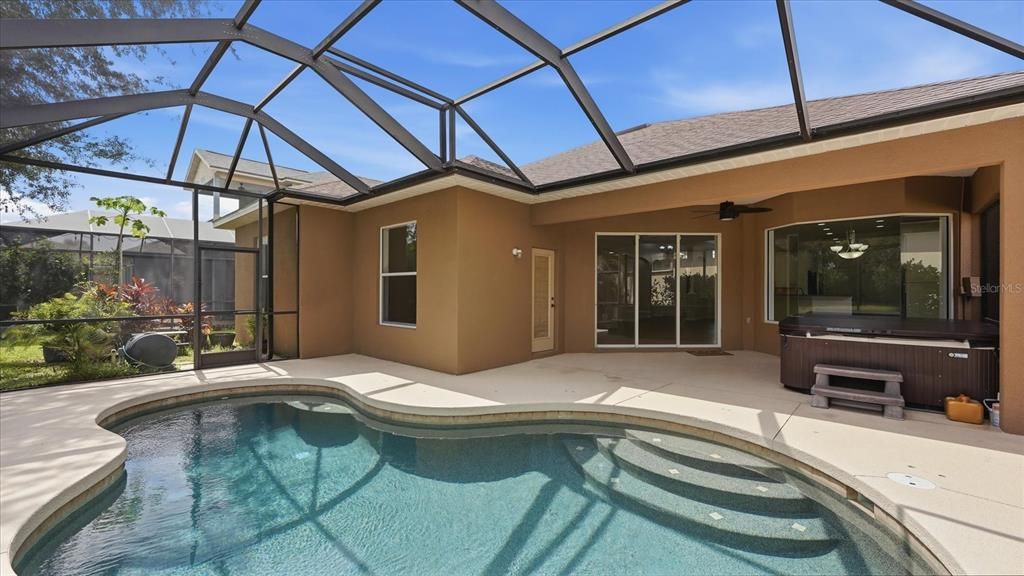 En Venta: $549,900 (3 camas, 2 baños, 2276 Pies cuadrados)
