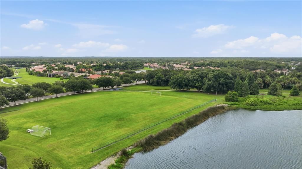 En Venta: $549,900 (3 camas, 2 baños, 2276 Pies cuadrados)
