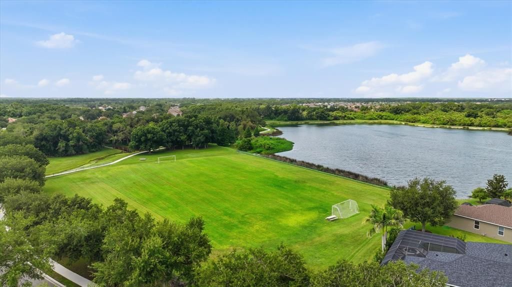 En Venta: $549,900 (3 camas, 2 baños, 2276 Pies cuadrados)