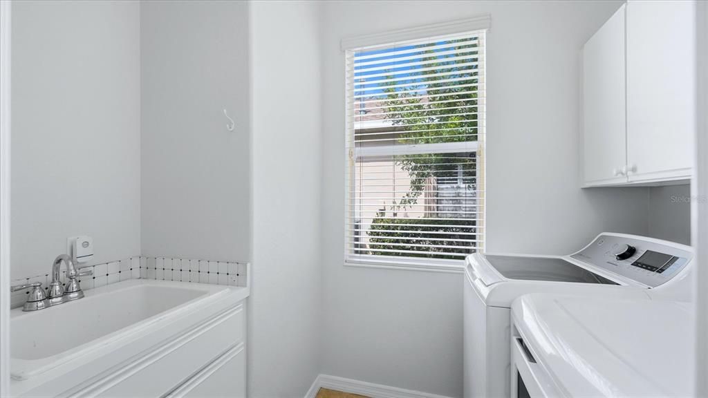 En Venta: $549,900 (3 camas, 2 baños, 2276 Pies cuadrados)
