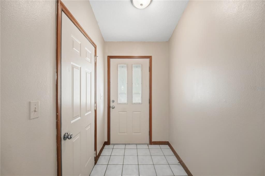 For Sale: $650,000 (3 beds, 2 baths, 1924 Square Feet)