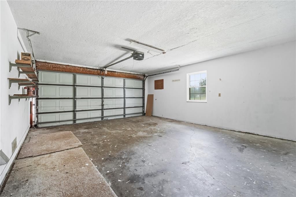 For Sale: $650,000 (3 beds, 2 baths, 1924 Square Feet)