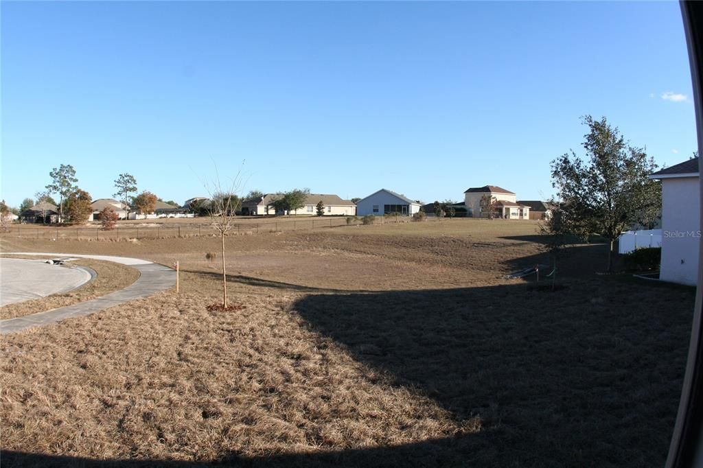 For Rent: $1,800 (3 beds, 2 baths, 1406 Square Feet)