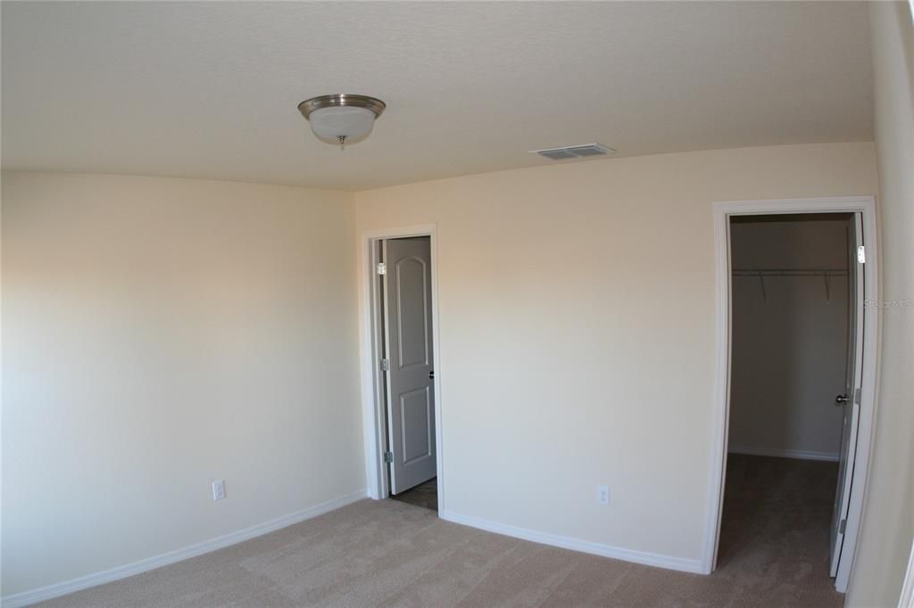 For Rent: $1,800 (3 beds, 2 baths, 1406 Square Feet)