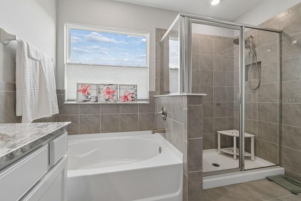 На продажу: $449,999 (4 спален, 3 ванн, 2738 Квадратных фут)