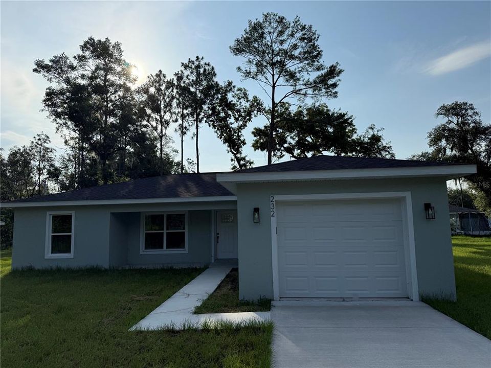 For Rent: $1,595 (3 beds, 2 baths, 1240 Square Feet)