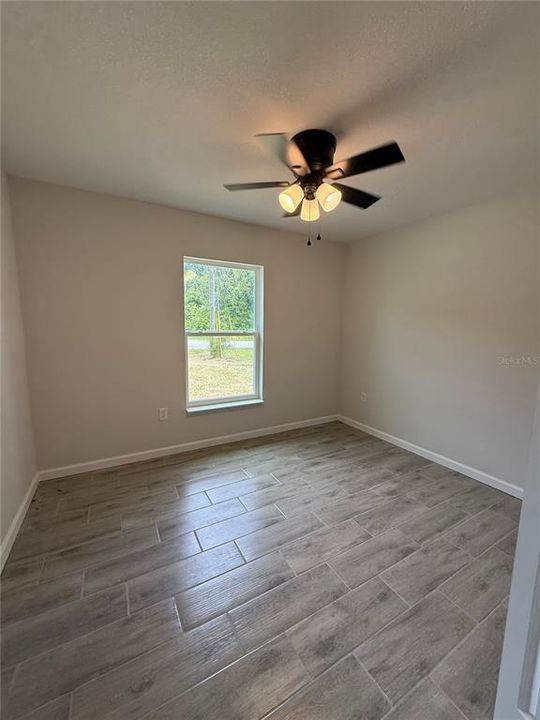 For Rent: $1,595 (3 beds, 2 baths, 1240 Square Feet)