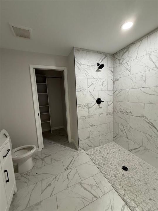 For Rent: $1,595 (3 beds, 2 baths, 1240 Square Feet)