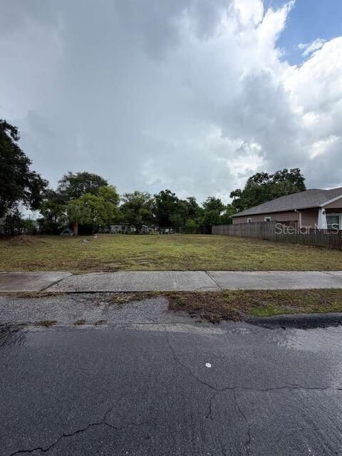 Active With Contract: $220,000 (0.25 acres)